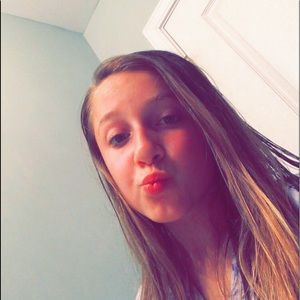 Meet your Posher, Kenzie